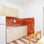 By The Sea Marina, Trogir - 9035 Apartment Marina