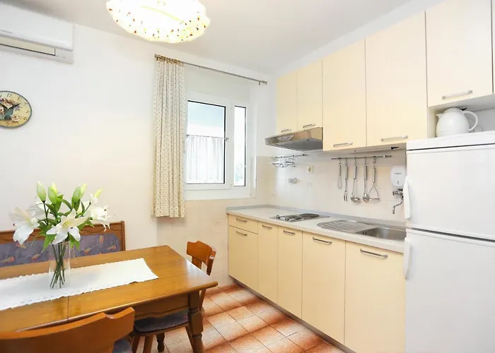By The Sea Marina, Trogir - 9035 Apartman Marina
